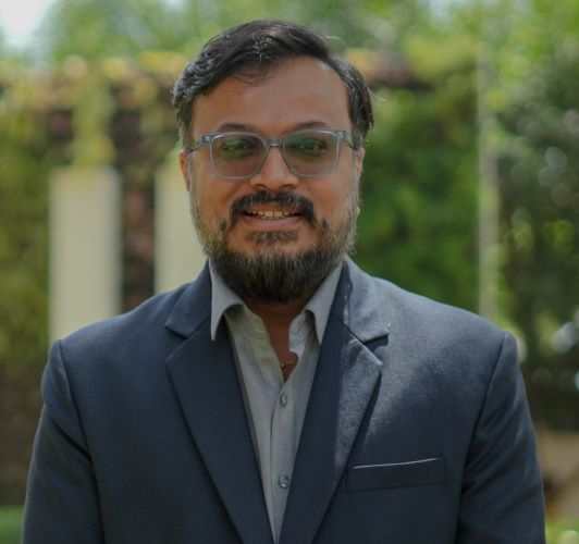 Mr. DAXESH KANTILAL MAKWANA