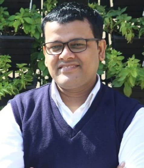 Dr. VIVEK KUMAR
