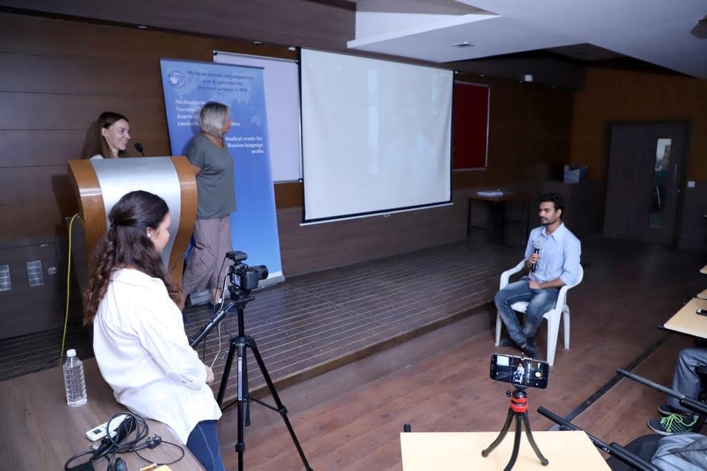 Three International faculties to Deliver Lectures on Journalism in Parul University